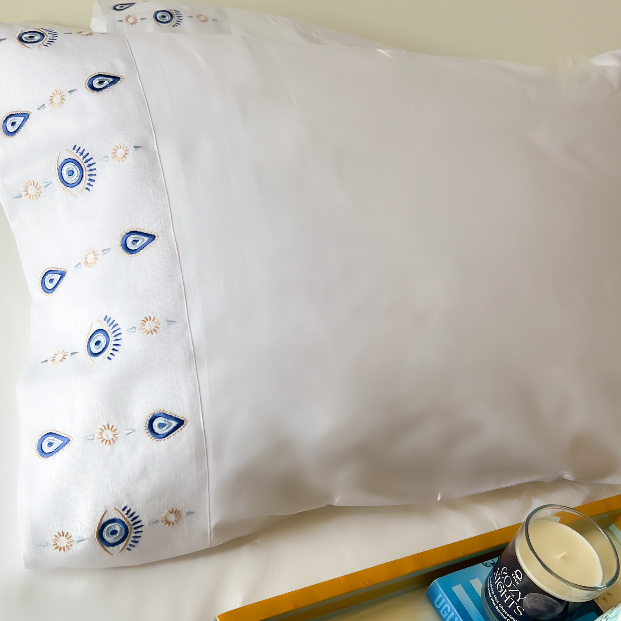 ERVY Eyes 300 TC Cotton Bedsheet