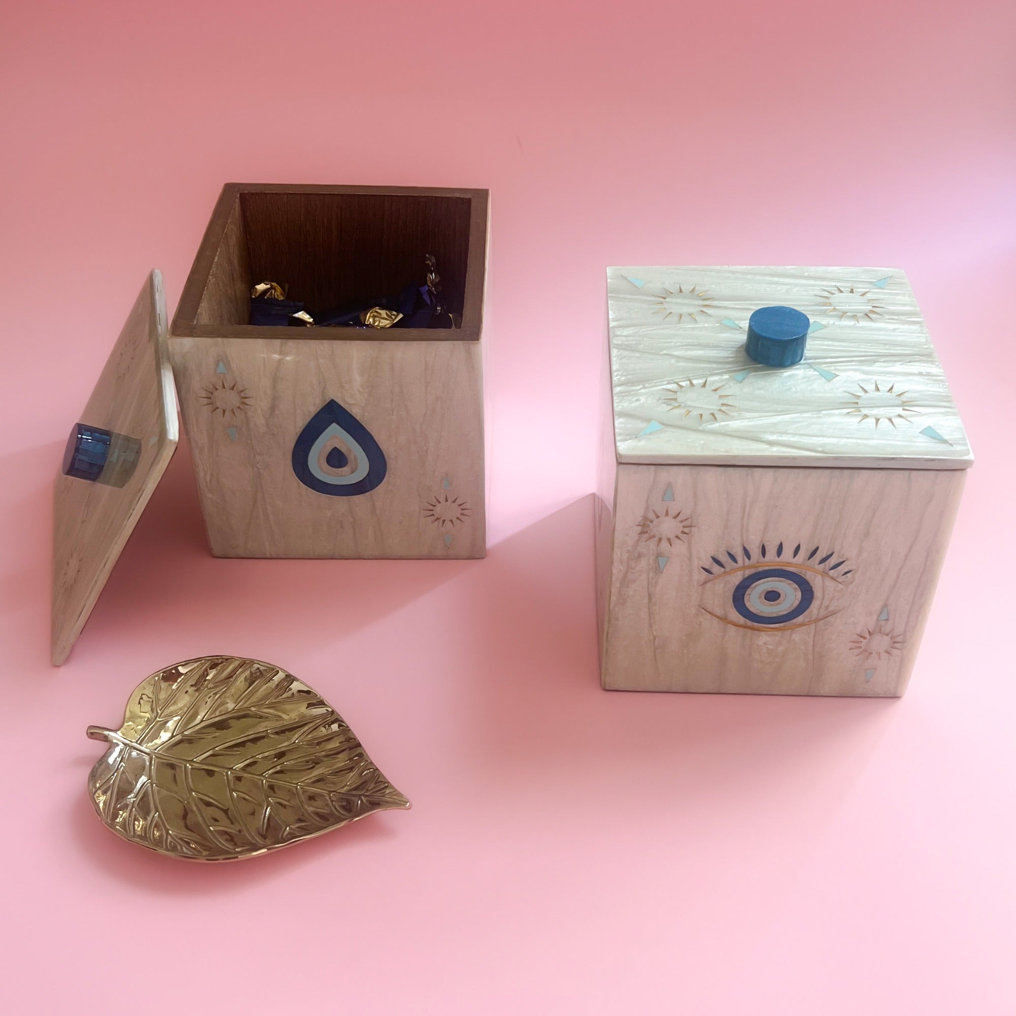 ERVY Eyes Wooden x Mother of Pearl Box
