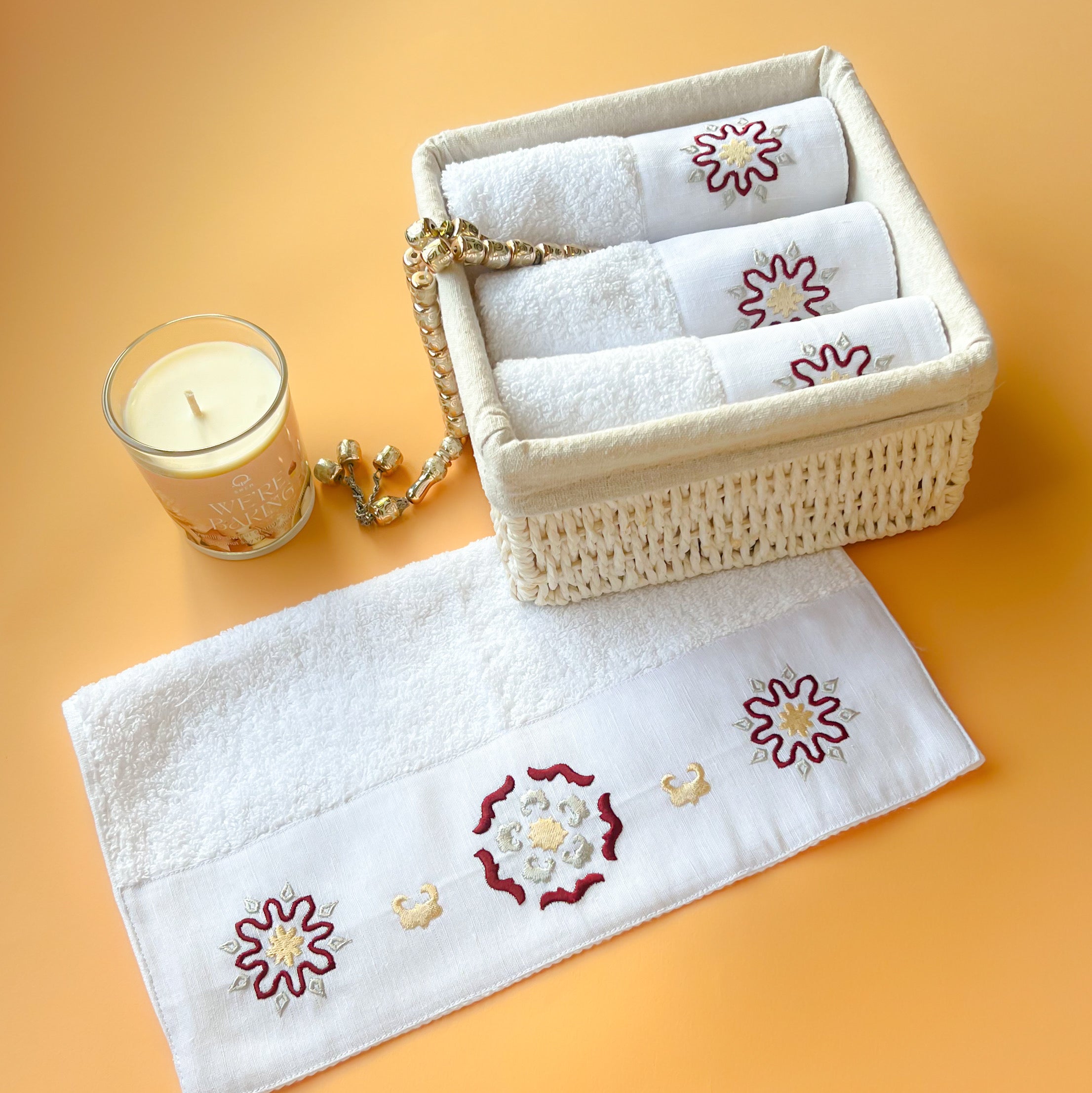 ARABISCI Burgundy Guest Towel – 2