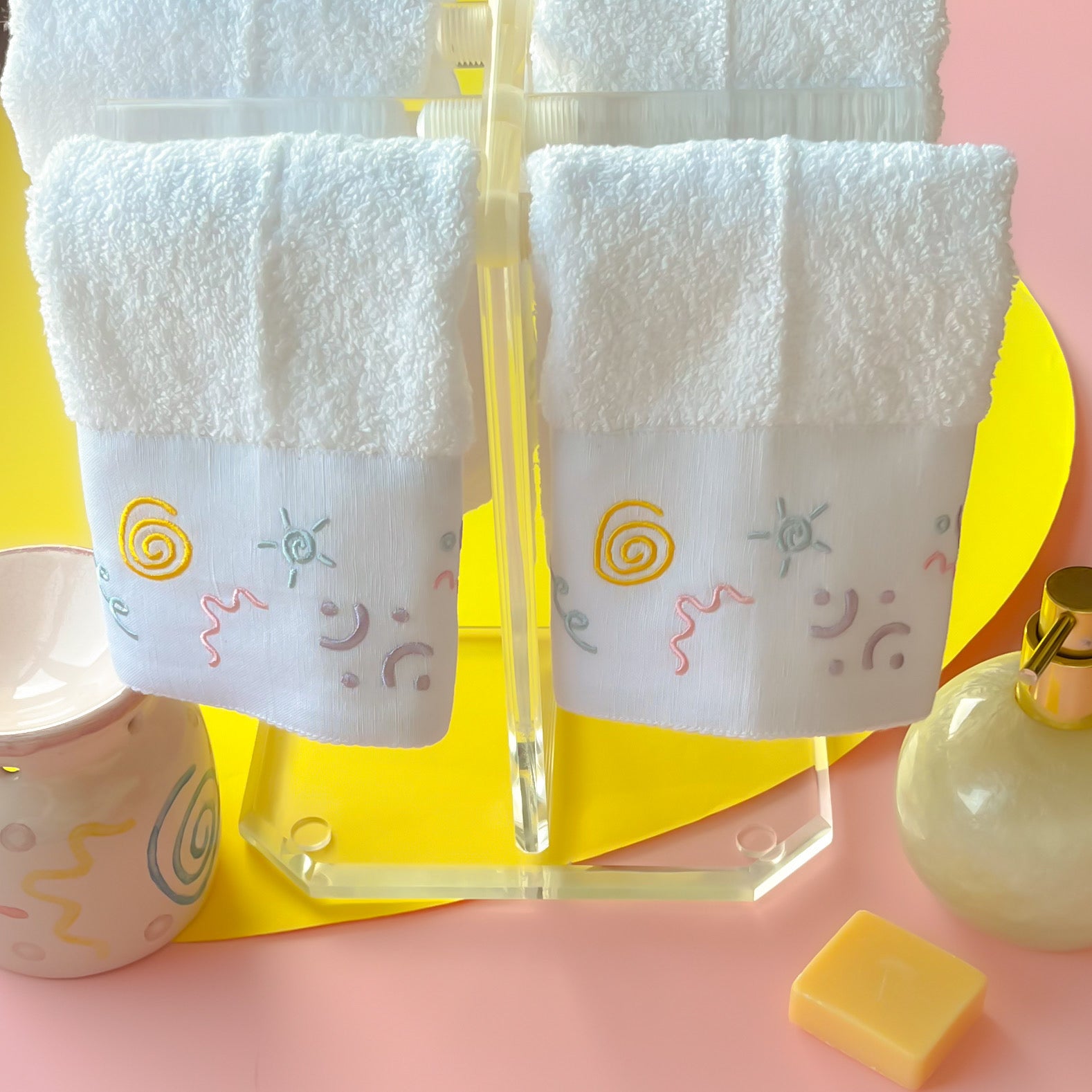 ASTRAT Spirals Guest Towel