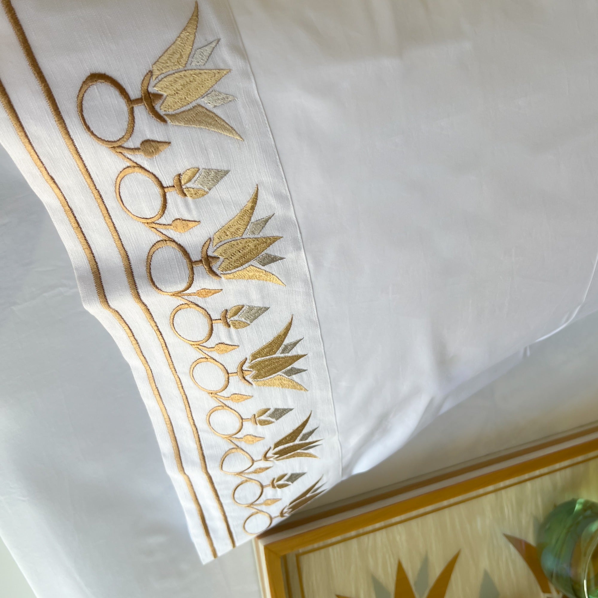 QADIMI Sesen Golden 300 TC Cotton King Size Flat Sheet + 2 Pillow Cases – 2