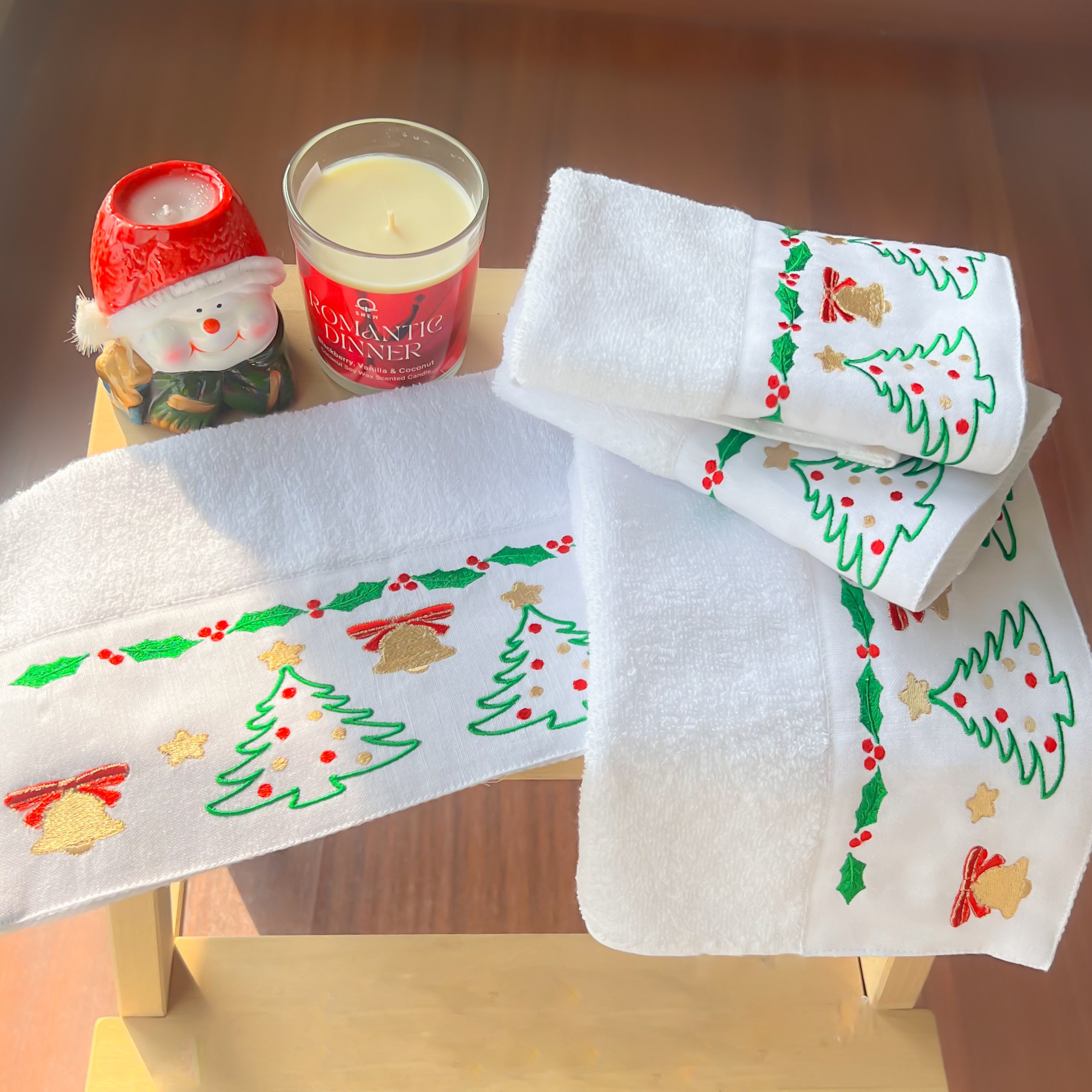SAVING Bundle: 4 Christmas Bells Guest Towels + 1 MOODY 250 gm Candle "SAVE 10%”