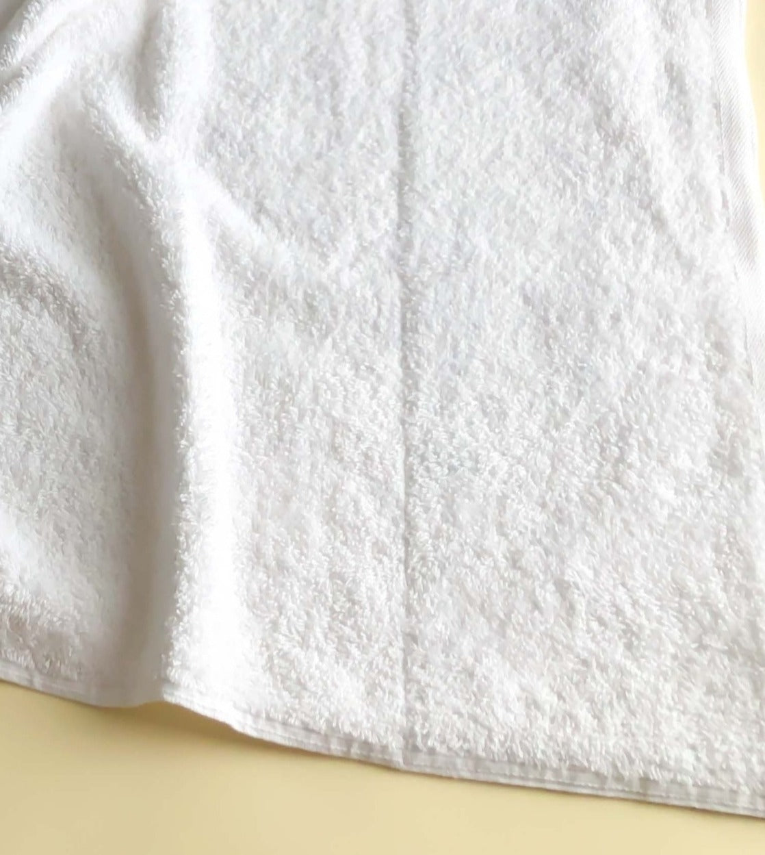 SAVING Bundle: 4 ERVY Pink Guest Towels + 1 MOODY Candle "SAVE 20%" – 3