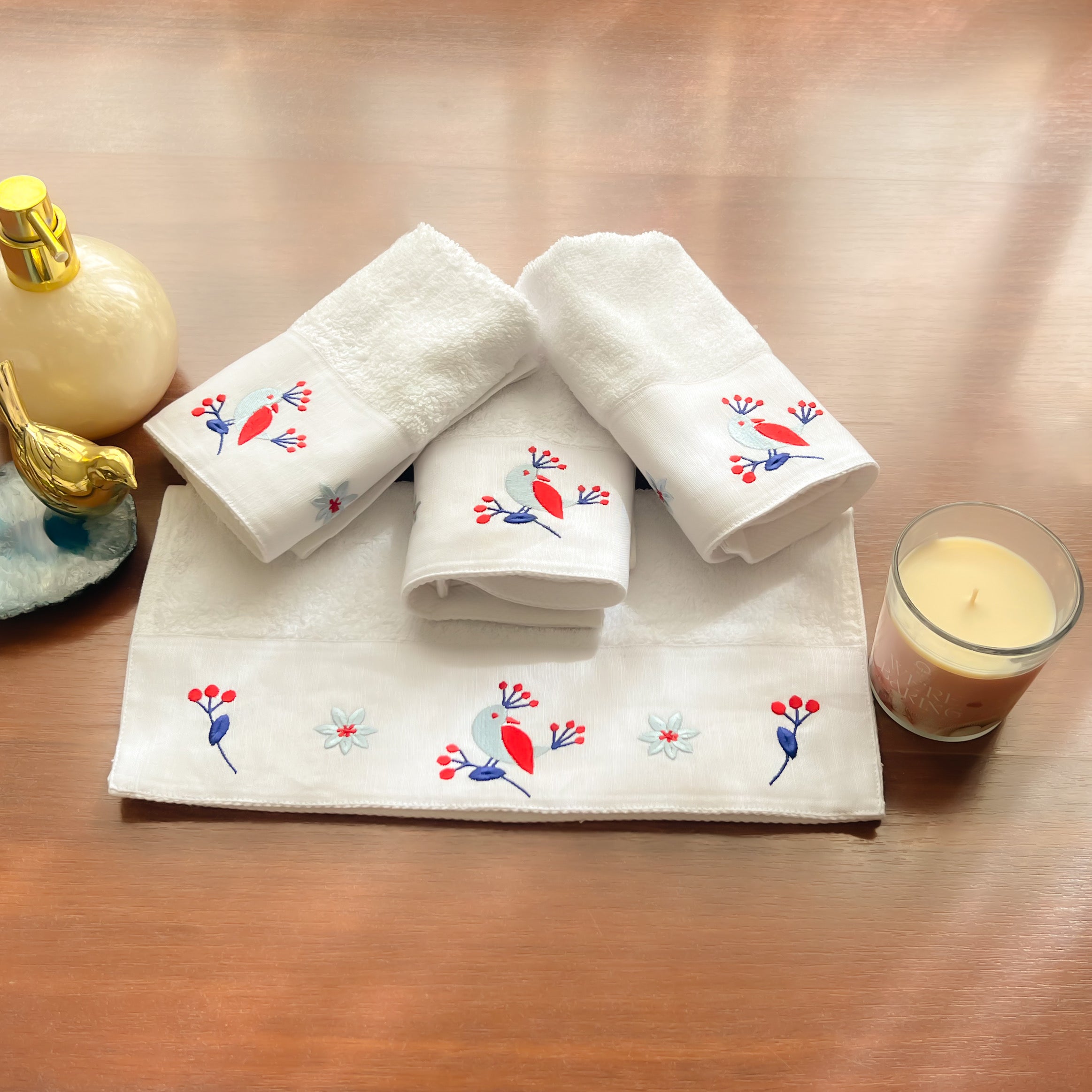 SAVING Bundle: 4 MANOKA Guest Towels + 1 MOODY Candle “SAVE 10%”