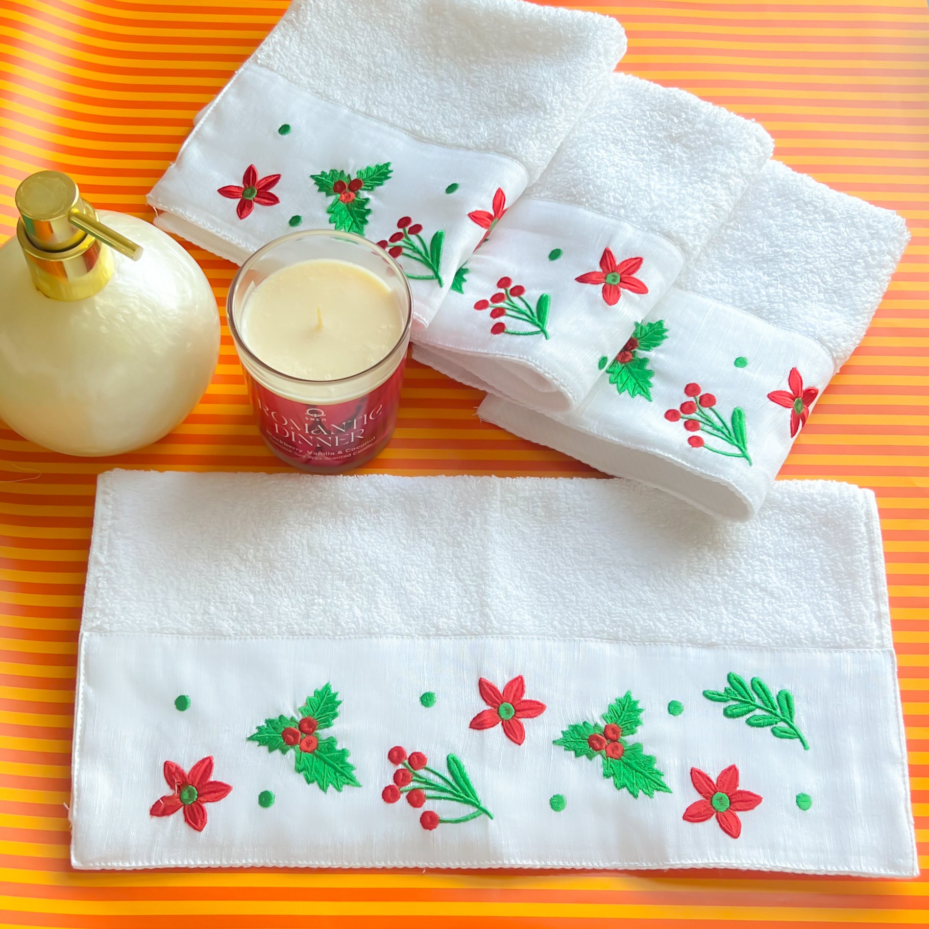 SAVING Bundle: 4 Leaves Guest Towels + 1 MOODY 250gm Candle ”SAVE 10” – 10
