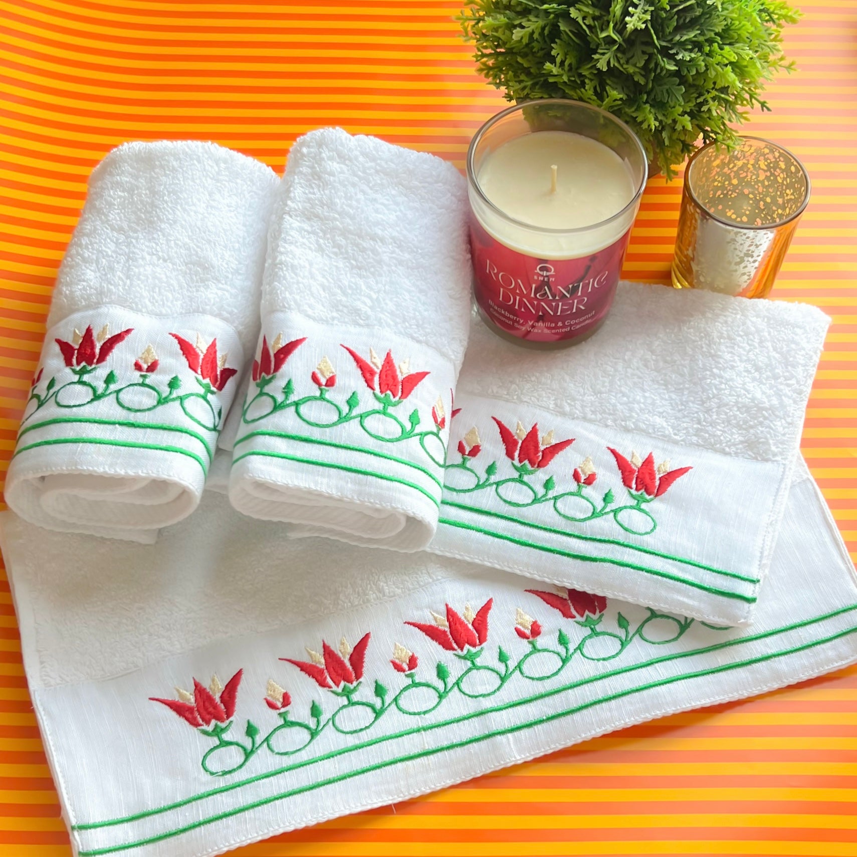 SAVING Bundle: 4 Red x Green Sesen Guest Towels + MOODY 250gm Candle "SAVE 10%”