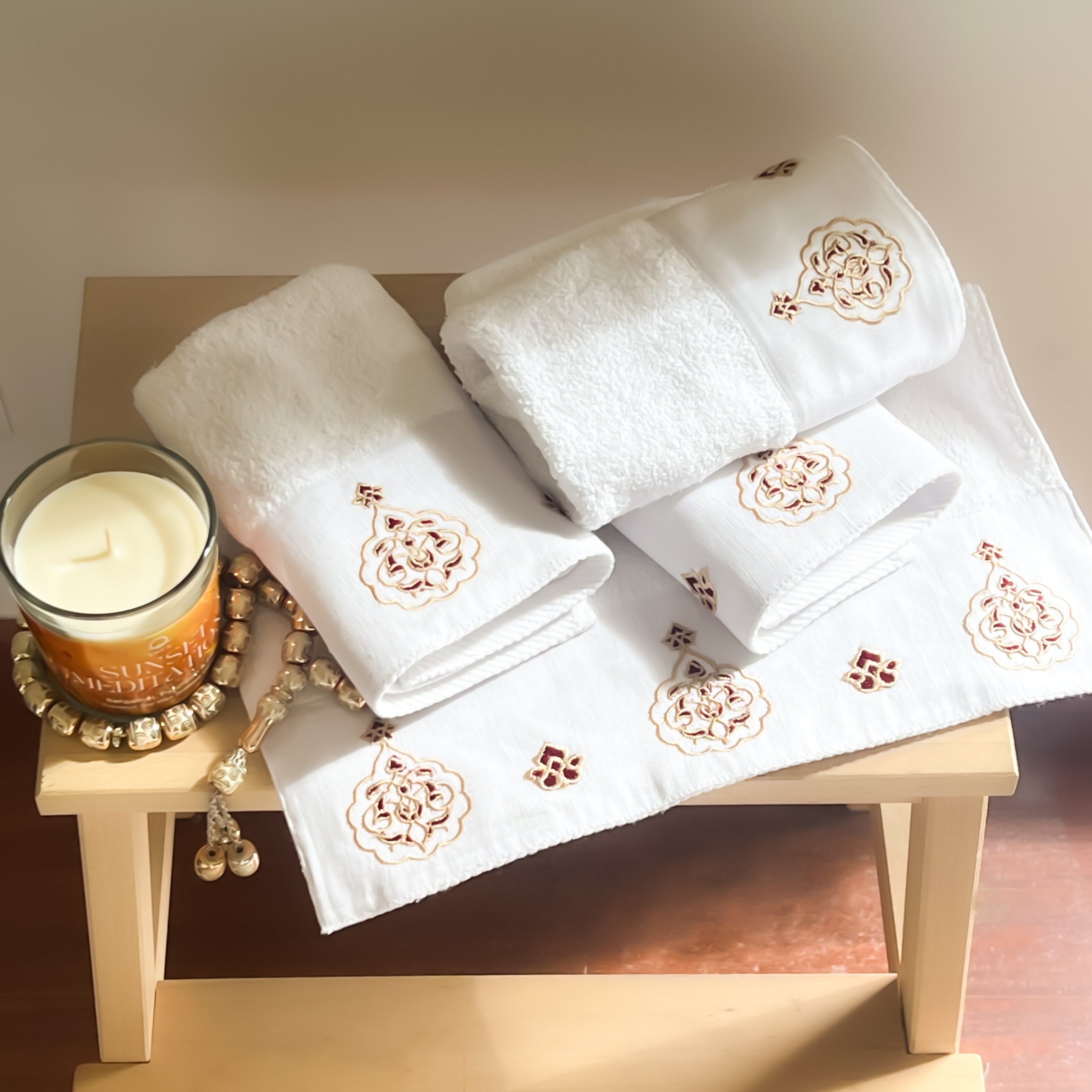 SAVING Bundle:  4 YAQEEN Guest Towels + 1 Candle "SAVE 10%" – 3