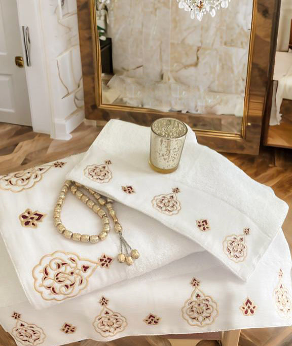 YAQEEN Gold X Burgundy Towels – 2