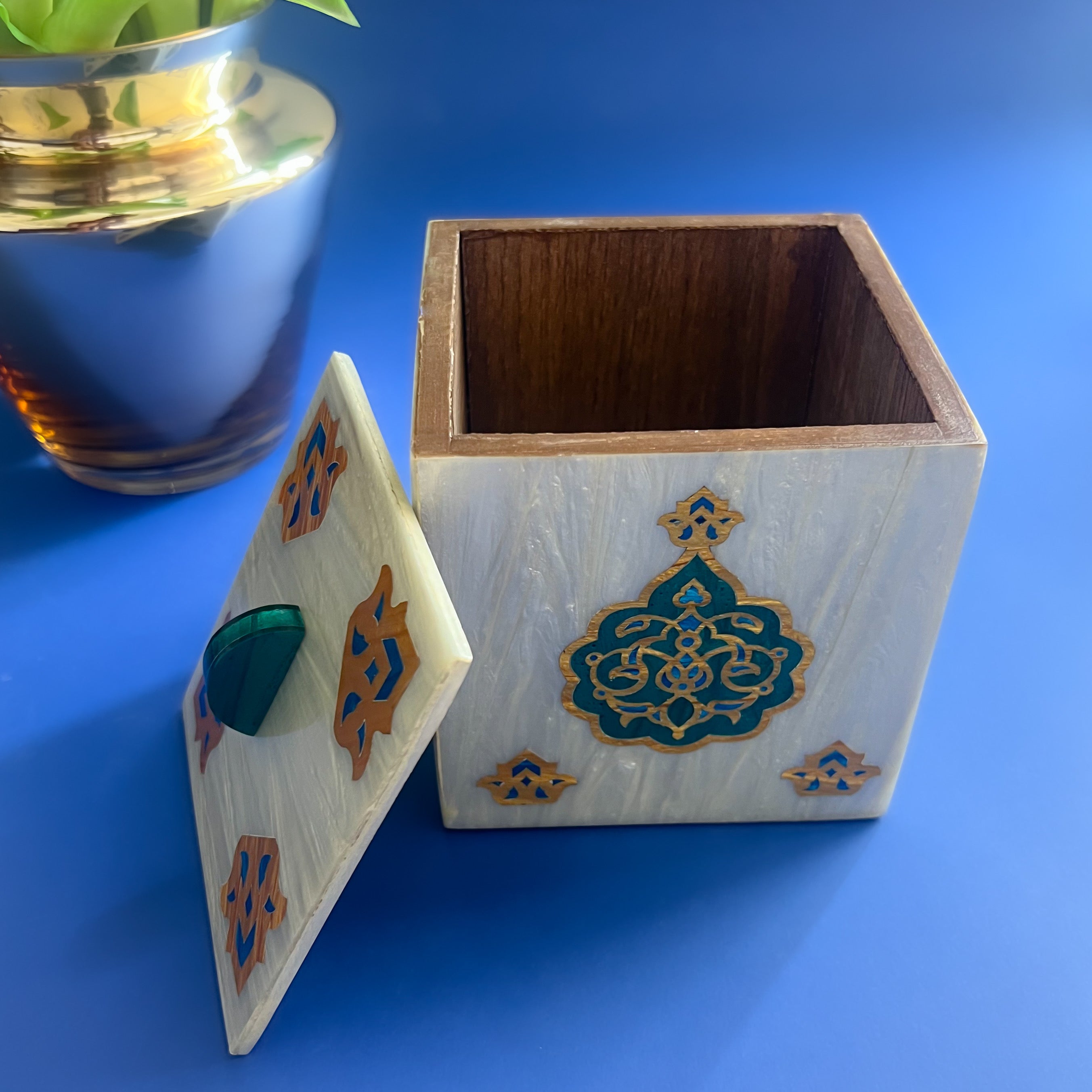 YAQEEN Wooden x Mother of Pearl Box – 2
